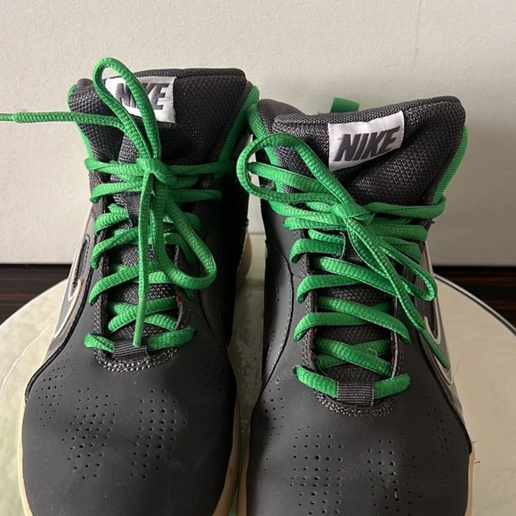 Nike Team Hustle D6 GS Green Spark/👟👟Gray size 5Y,Clean Ready To Hustle.🏀 - Picture 6 of 6